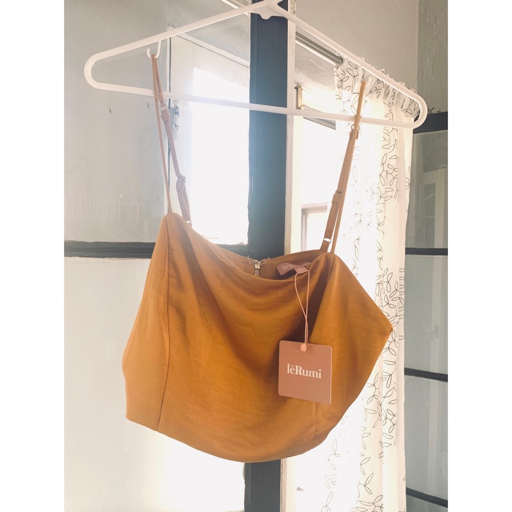 leRumi Arabella Top